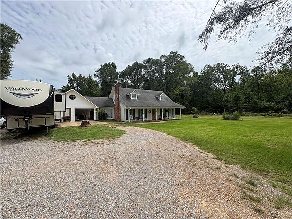 2nd image of 48 Aycock Rd
