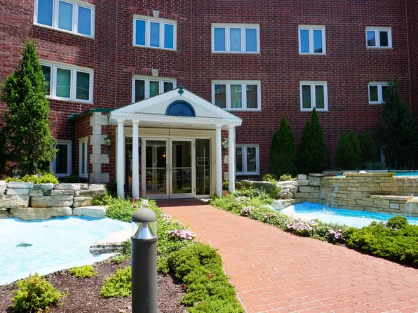 8540 W Foster Ave Unit 703, Norridge, IL 60706