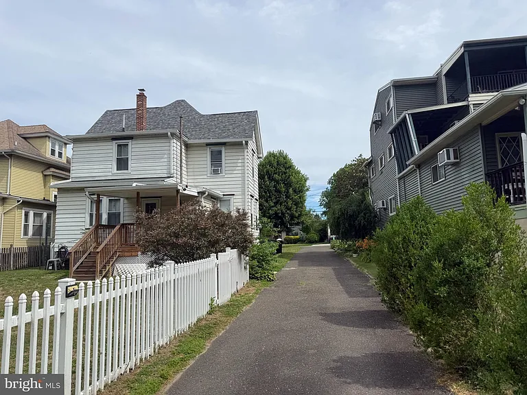 36 W Cedar Ave #B — Photo 22