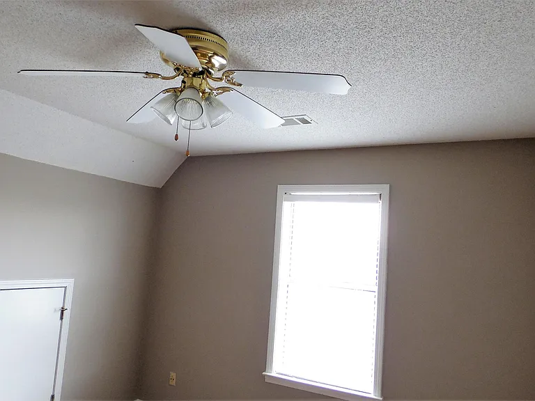 8669 Ashley Glen Cir N — Photo 7