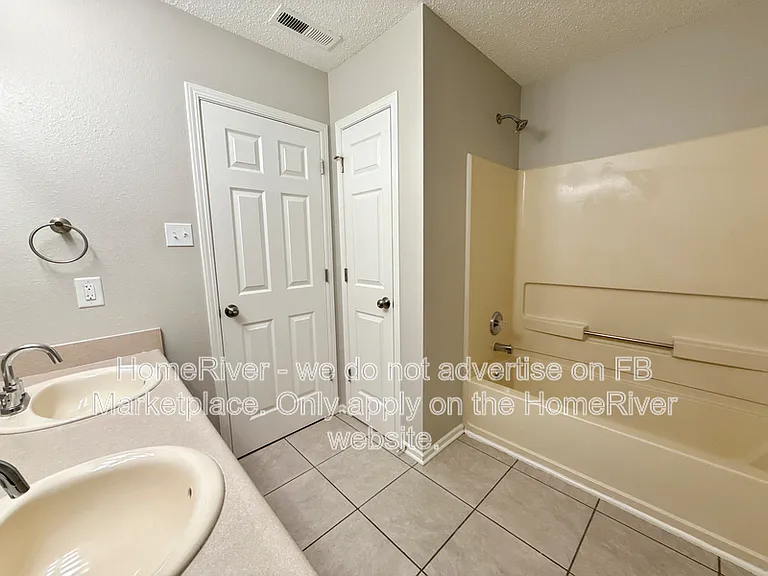 6886 W Raleigh Dr — Photo 8