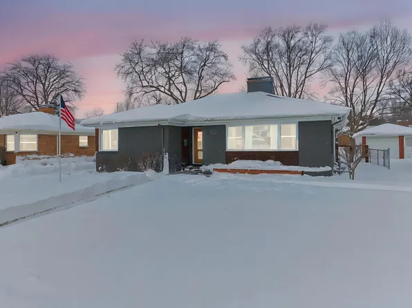 1915 Rockne Dr, South Bend, IN 46617