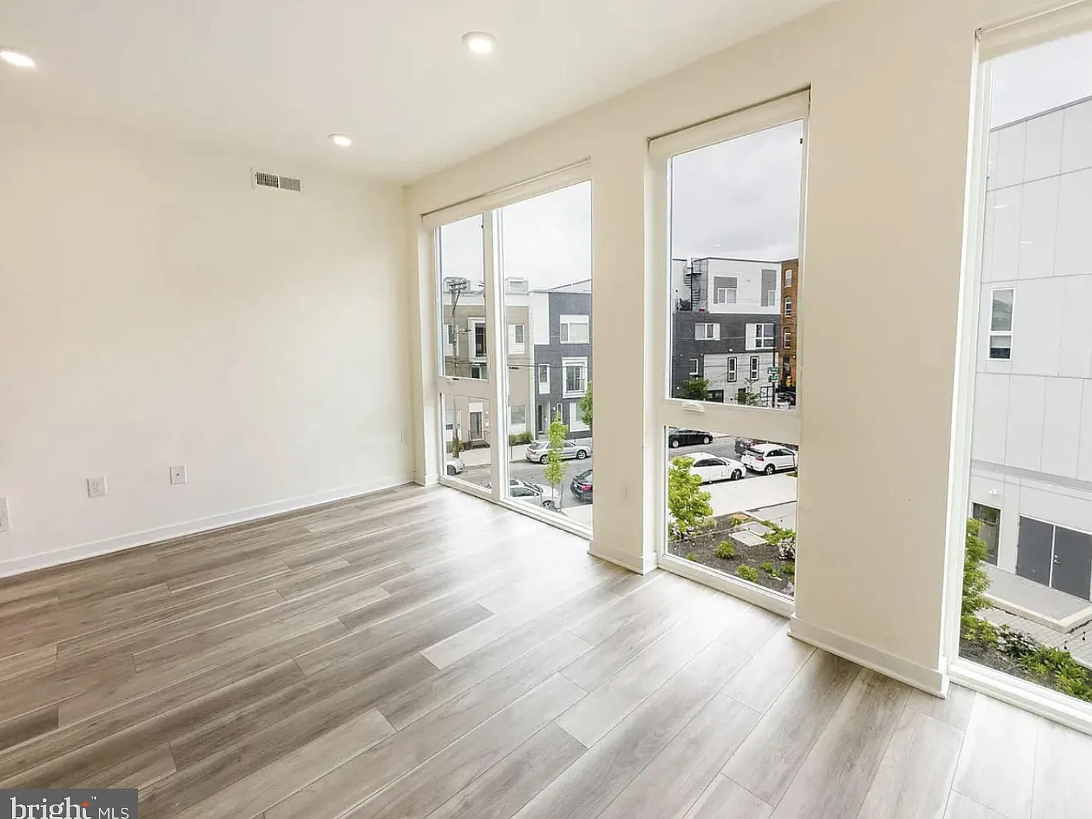 2 bed, 2.0 bath, 900 sqft, $1,845 — Photo 4