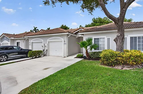1263 SW 48th Ter Photo 1
