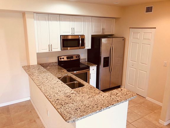 5th image of 13140 Bella Casa Cir APT 3158