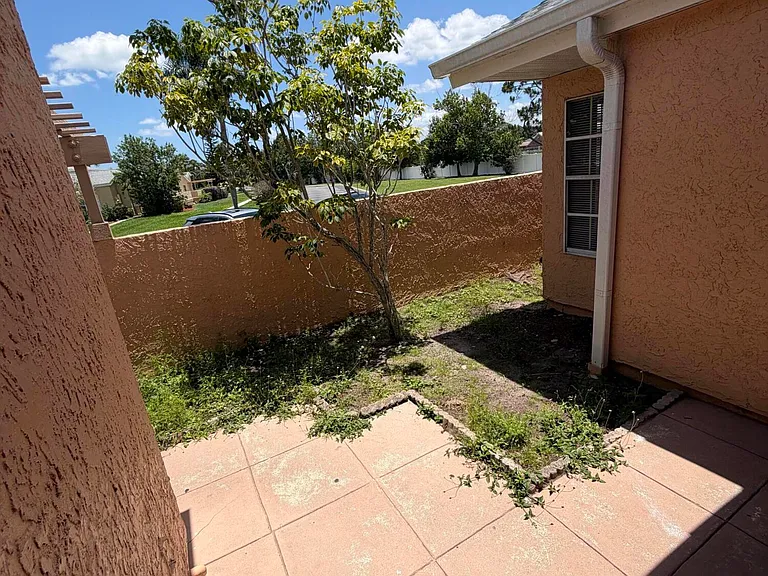 1440 Malibu Cir NE #101 — Photo 3