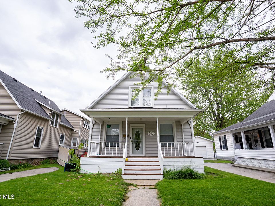 1st image of 705 Perry St
