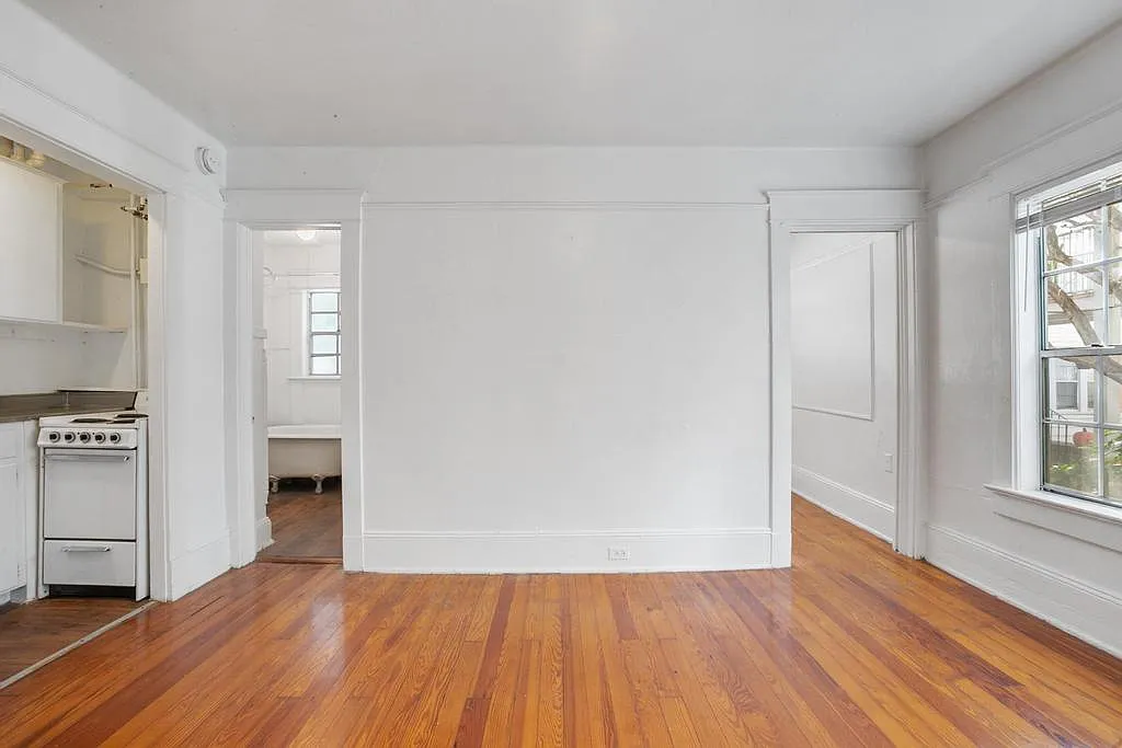 1 bed, 450 sqft, $1,196 — Photo 1