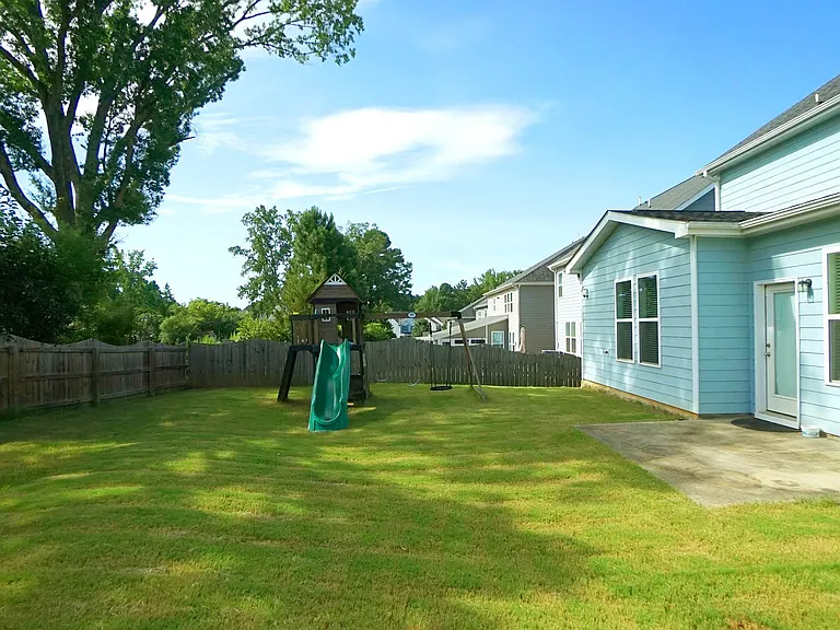 8043 Gilano Dr — Photo 18