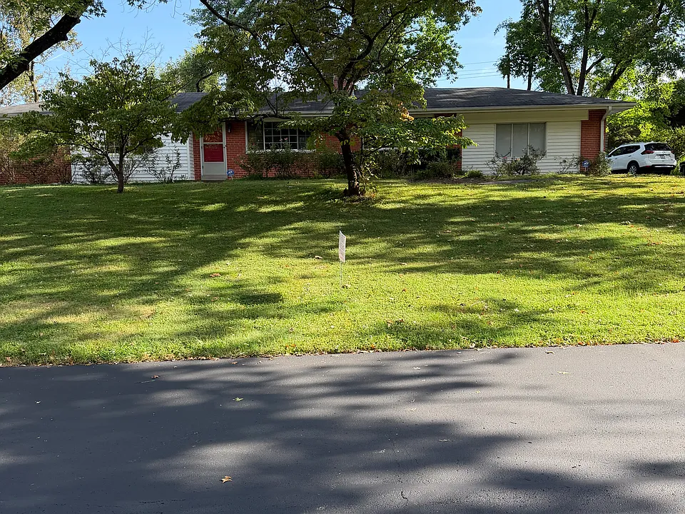 10056 Briarwood Dr