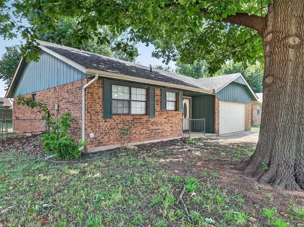 644 W Forster Dr, Mustang, OK 73064