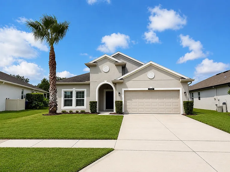 1907 Castleton Dr — Photo 1