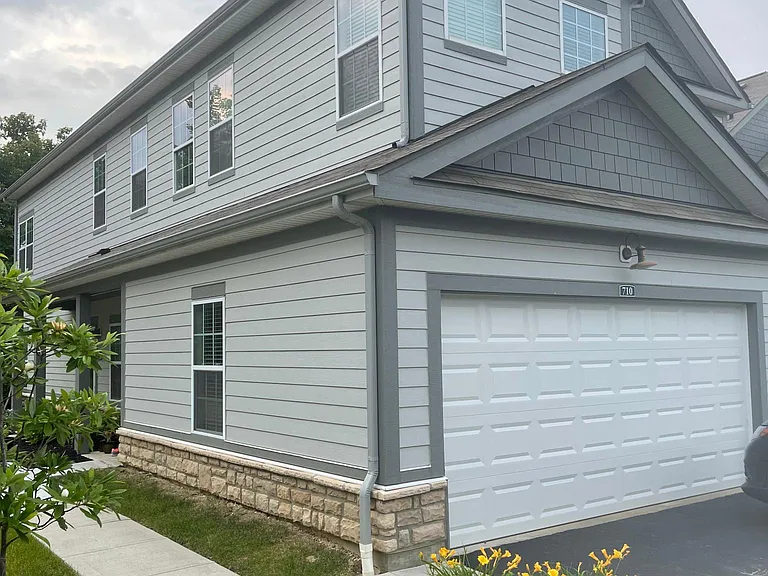 710 Redwood Ln — Photo 2
