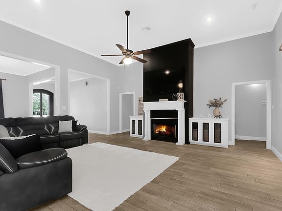 4th image of 4916 Westridge Park W