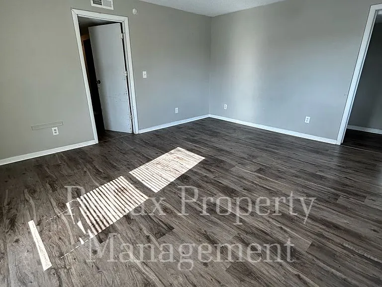 207 Avon St — Photo 12