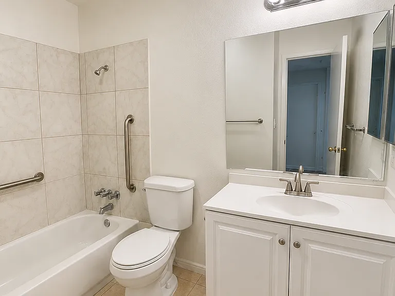 Mesa Manor Apartments — Photo 7