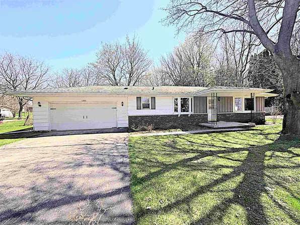 1891 Beck St, Menasha, WI 54952