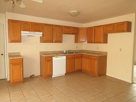 3rd image of 3105 Glenwood Ave