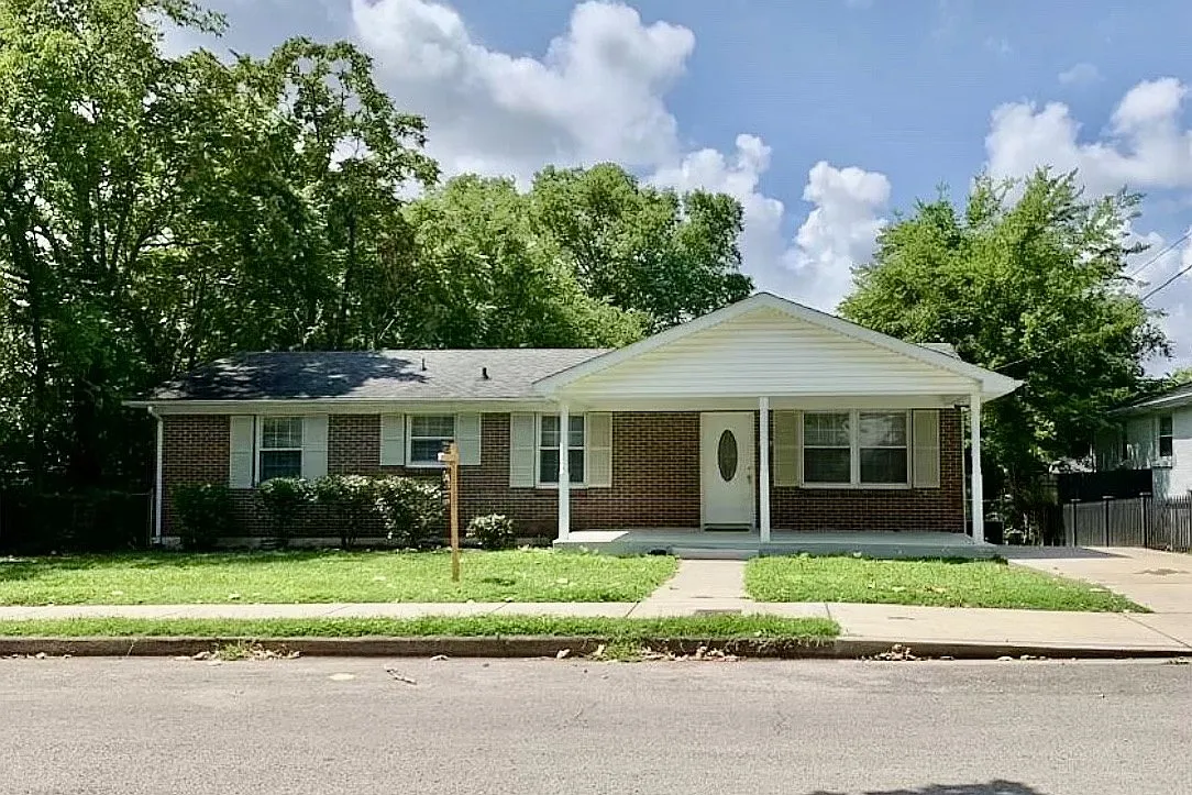 4 bed, 1250 sqft, $3,195 — Photo 1