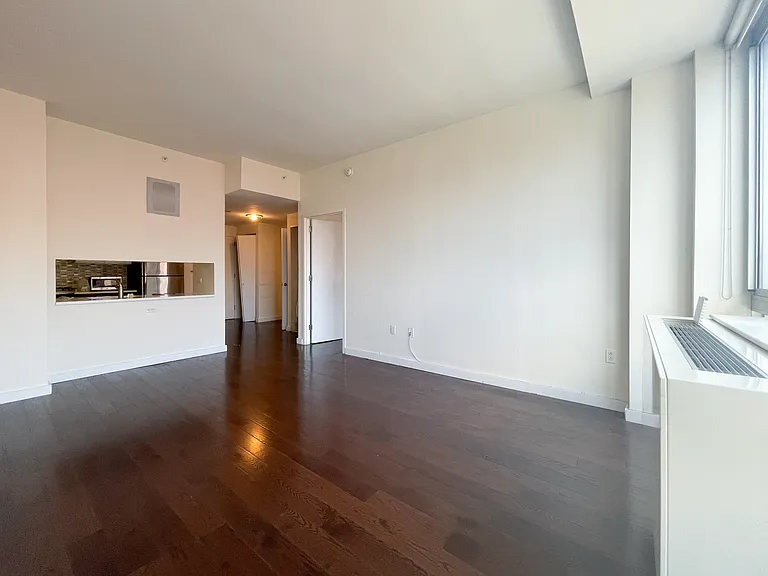 310 E 2nd St #8F — Photo 4