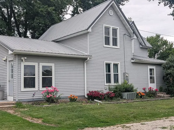 347 E 3rd St, Newell, IA 50568