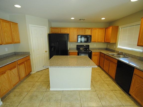 4th image of 5729 S 16th Dr