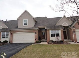 5583 Elmhurst Dr #169, Trenton, MI 48183
