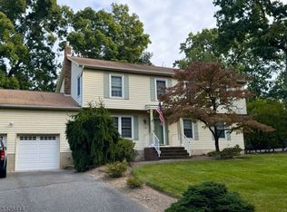 73 Yellow Brick Rd, Wayne, NJ 07470