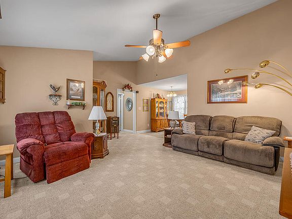 3rd image of 112 Geneva Ct