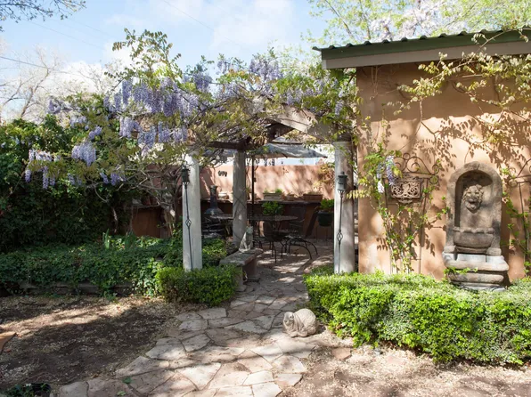2115 Hollywood Ave NW, Albuquerque, NM 87104