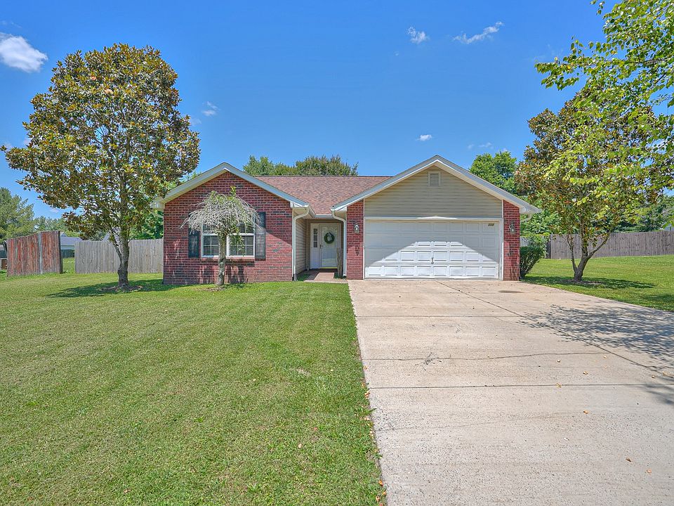 1st image of 108 Pleasant Ln