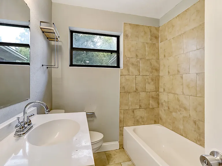 5761 Lake Lucina Dr S — Photo 37