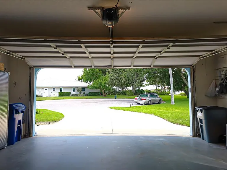1690 Waxwing Ct — Photo 37