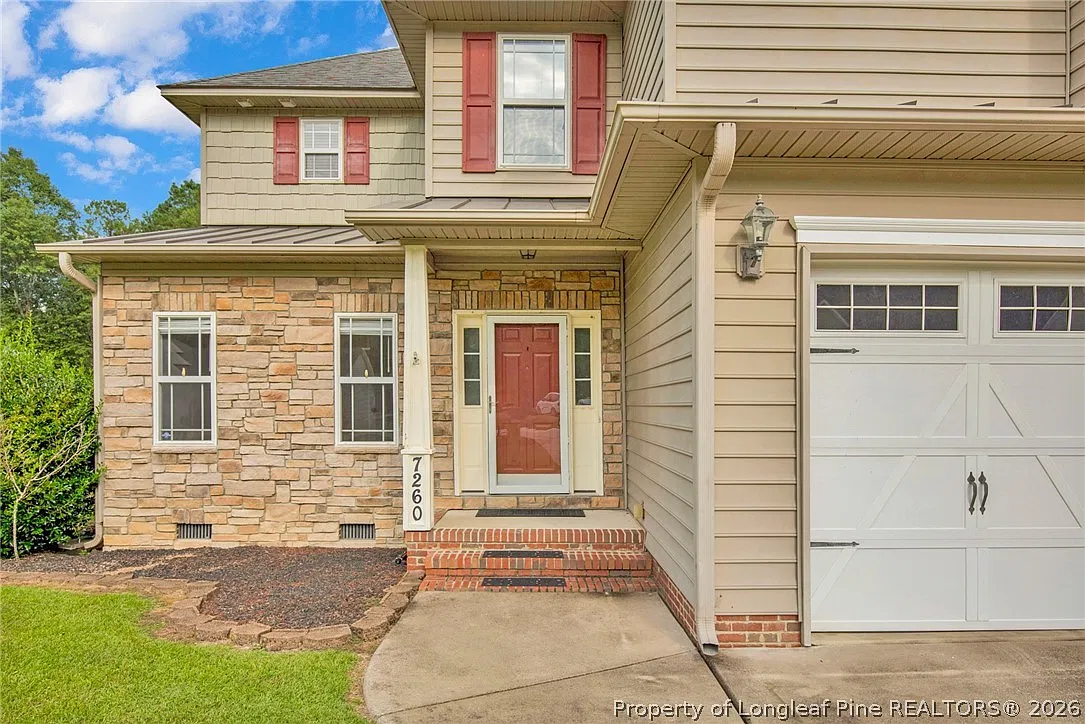 3 bed, 2.5 bath, 2600 sqft, $1,995 — Photo 2