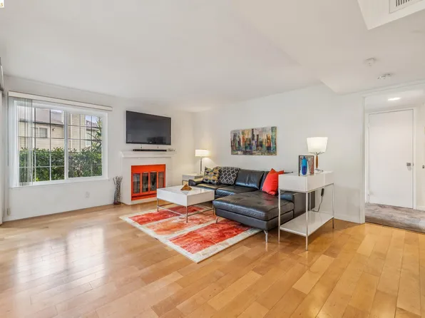 440 Canyon Oaks Dr APT D, Oakland, CA 94605