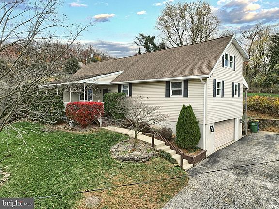 2nd image of 356 Woodland View Dr
