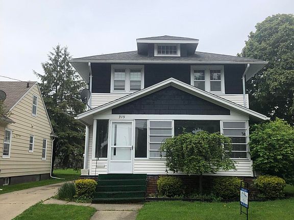3rd image of 915 Van Buren Ave NW