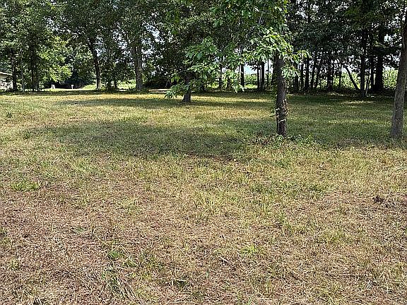 3rd image of 11621 Old Lake Rd