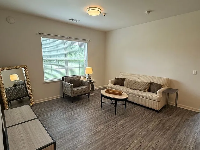 2 Morningstar Ln — Photo 2