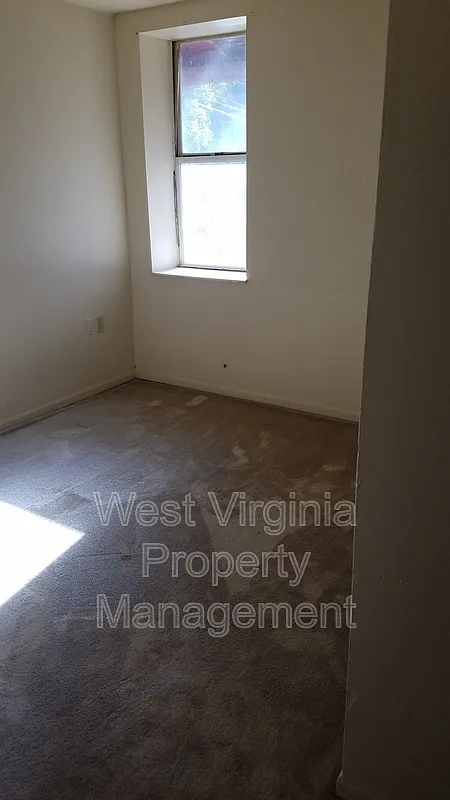 2 bed, 1.0 bath, $850 — Photo 4