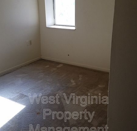 4th image of 200 Main St #103