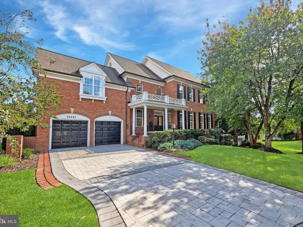 18441 Lanier Island Sq, Leesburg, VA 20176