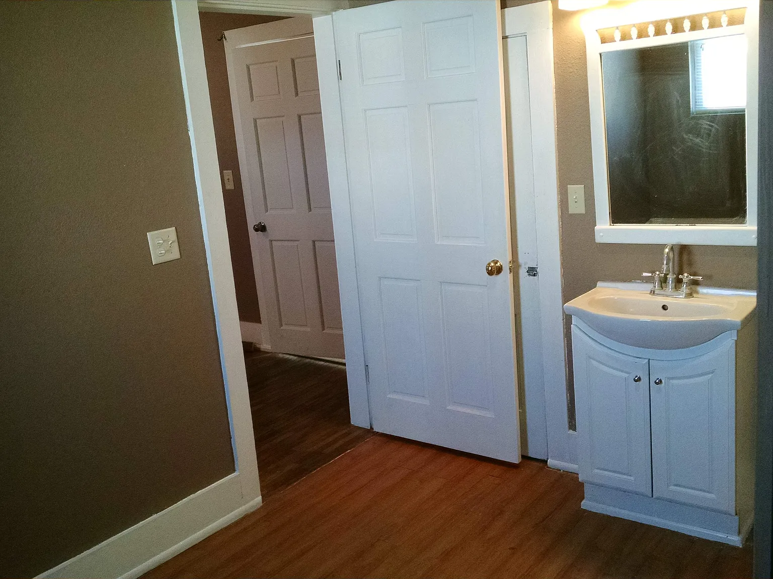 1 bed, 900 sqft, $675 — Photo 3
