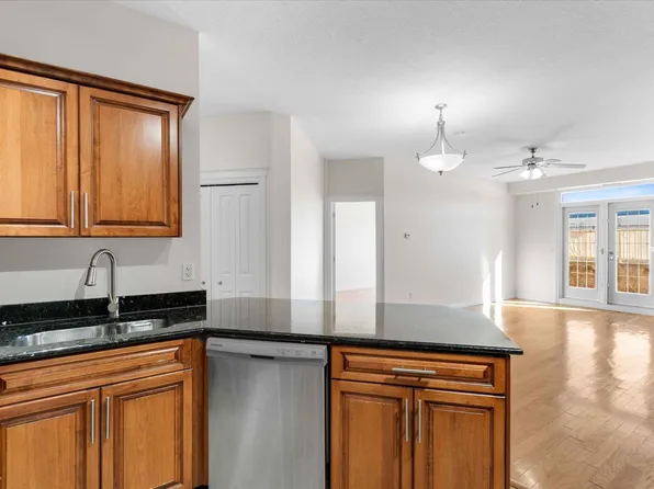 5211 50th St #110, Stony Plain, AB T7Z 0C1