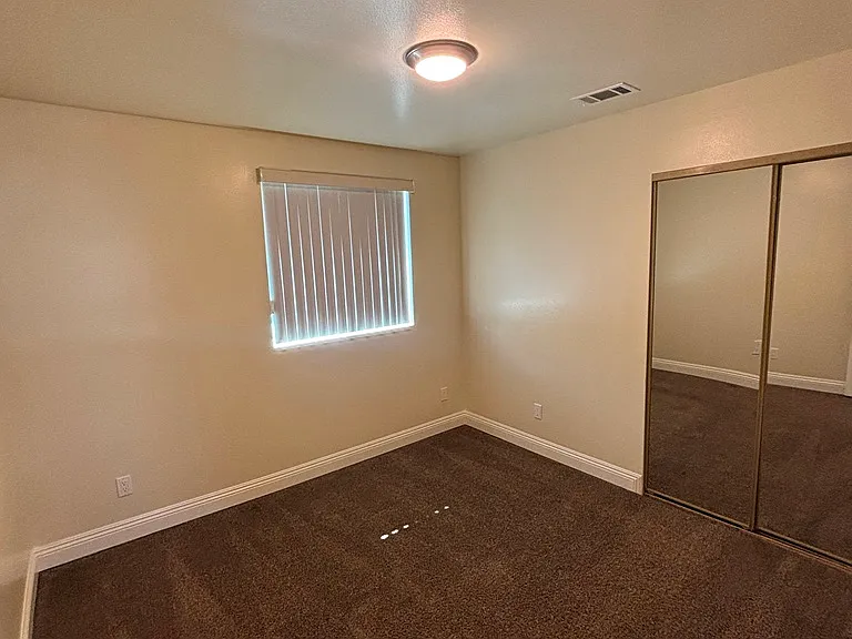 638 W Colden Ave — Photo 13