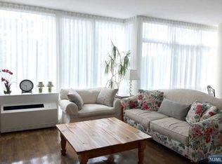 800 12th St #2201, Palisades Park, NJ 07650