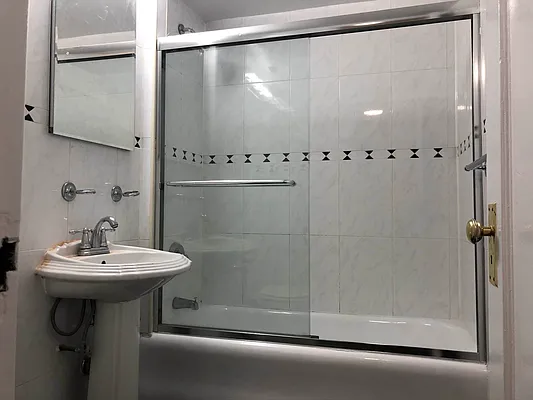 Rented by Compass | media 19