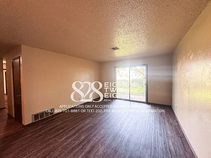 4103 N Oak Grove Dr — Photo 14