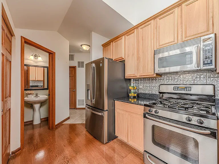 142 W Park Ave #D — Photo 25