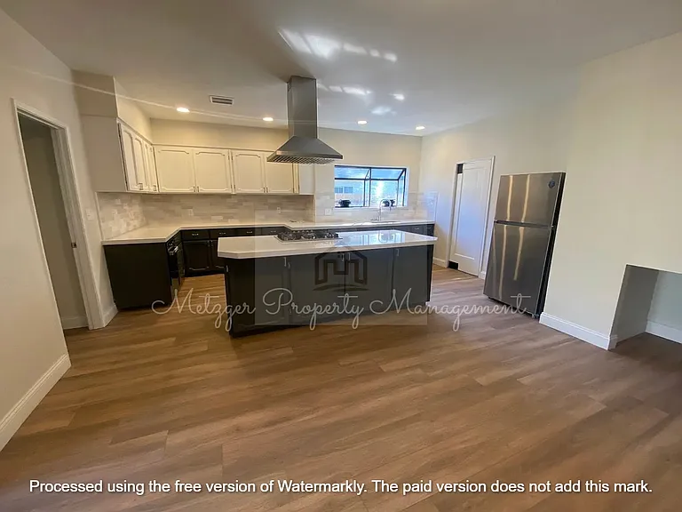 1659 Lucerne Ave — Photo 4
